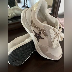 Vintage Havana star sneakers. Size 7.5